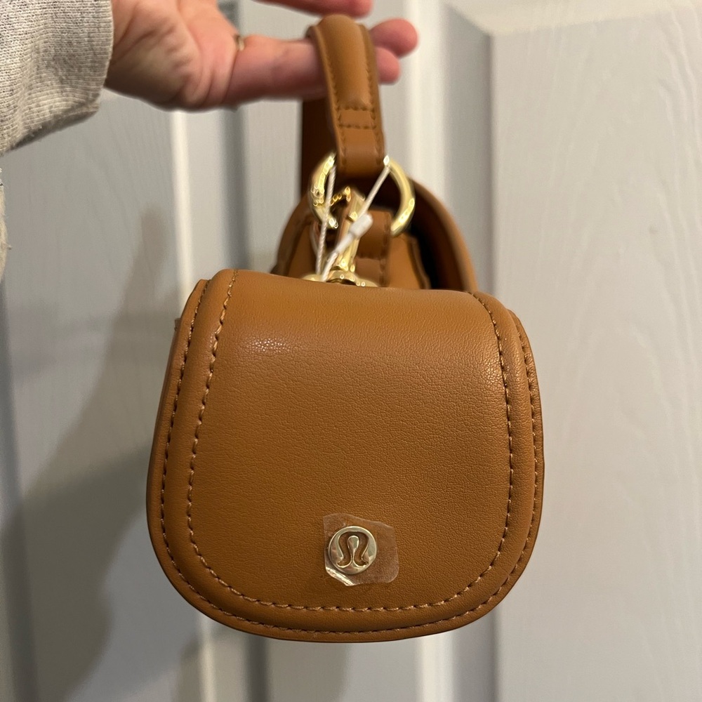 Lululemon Cactus Leather Mini Bag - Picture 4 of 5